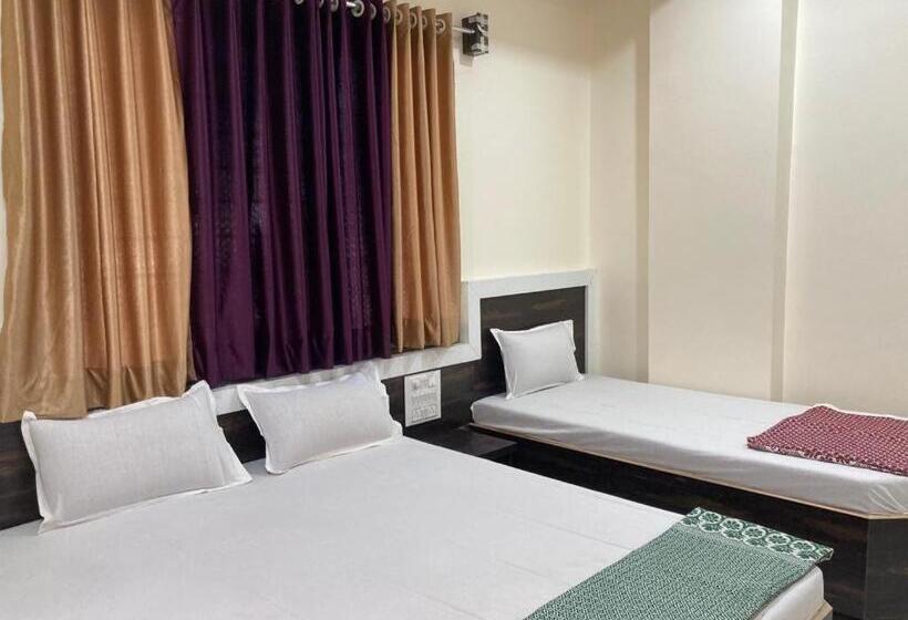 Hotel Sai Viraj Palace