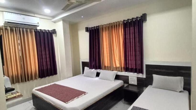 Hotel Sai Viraj Palace