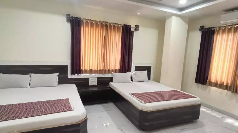 ホテル Sai Viraj Palace