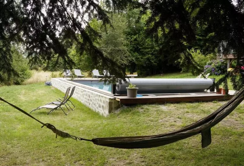 Aamiaismajoitus (B&B) Une Pause En Corrèze