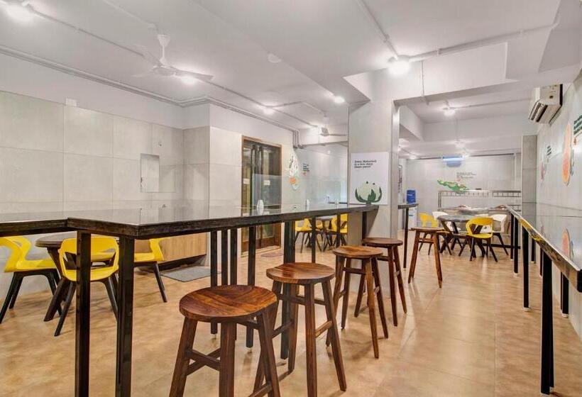 Отель Oak Whiteridge Near L.v Prasad & Basava Tharakam Hospital Banjara Hills