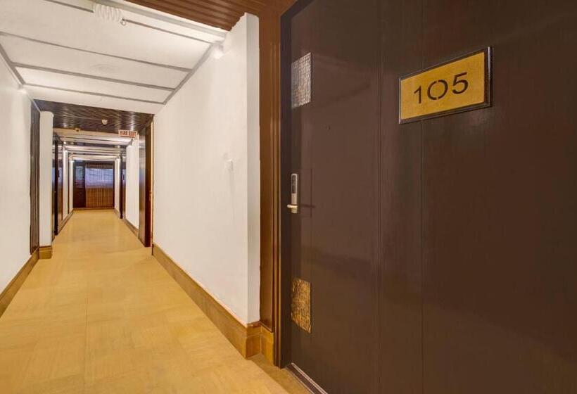 Отель Oak Whiteridge Near L.v Prasad & Basava Tharakam Hospital Banjara Hills