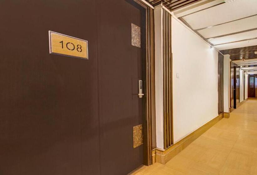 Отель Oak Whiteridge Near L.v Prasad & Basava Tharakam Hospital Banjara Hills