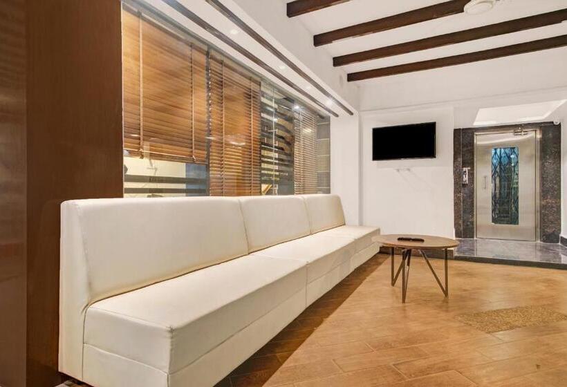 Отель Oak Whiteridge Near L.v Prasad & Basava Tharakam Hospital Banjara Hills