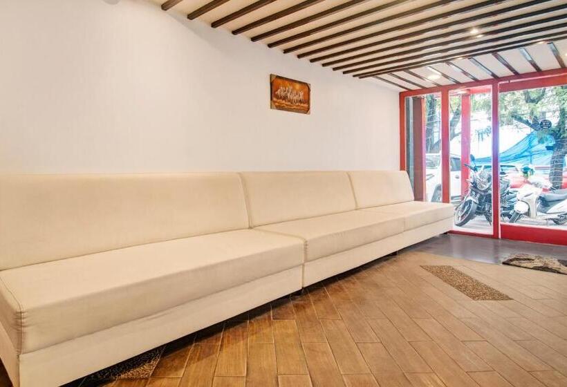 Отель Oak Whiteridge Near L.v Prasad & Basava Tharakam Hospital Banjara Hills