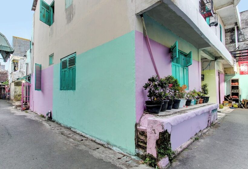 בית מלון כפרי Spot On 92540 Karomah Kostel Syariah