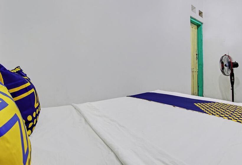 בית מלון כפרי Spot On 92540 Karomah Kostel Syariah