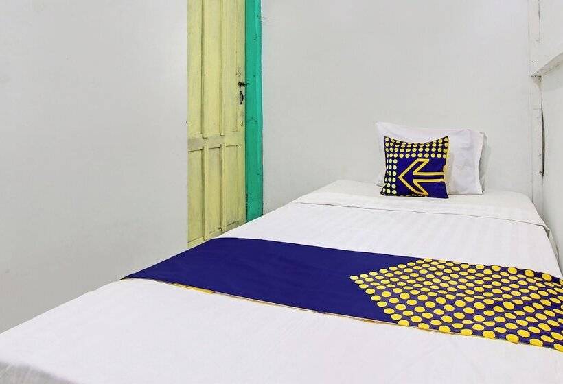 בית מלון כפרי Spot On 92540 Karomah Kostel Syariah