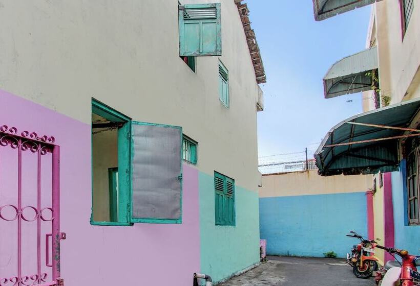 בית מלון כפרי Spot On 92540 Karomah Kostel Syariah