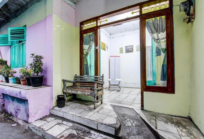 בית מלון כפרי Spot On 92540 Karomah Kostel Syariah