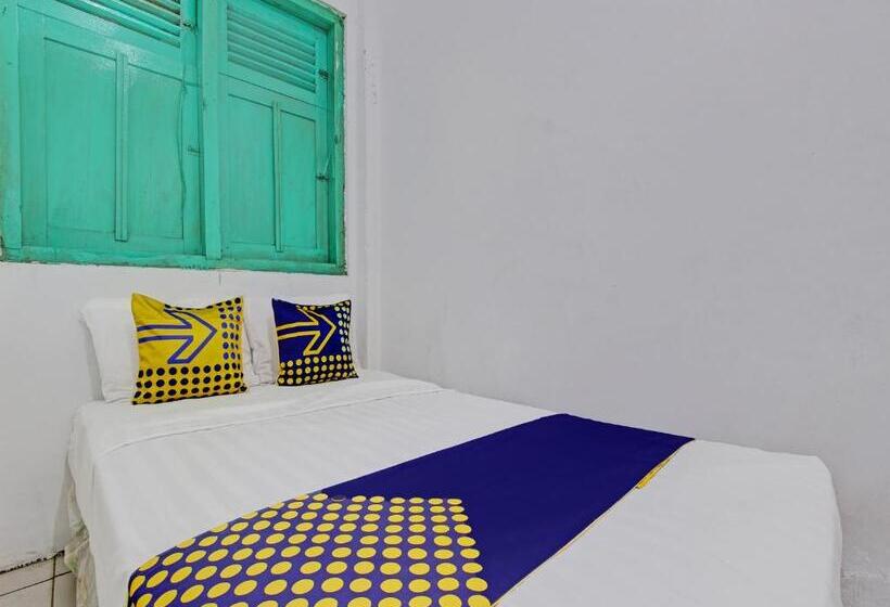 בית מלון כפרי Spot On 92540 Karomah Kostel Syariah