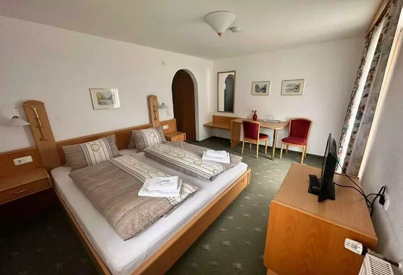 Aamiaismajoitus (B&B) Gasthof Schönblick Rußbach