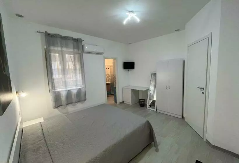 ベッドアンドブレックファースト La Scala Del Moro Rooms   Dolce Risveglio