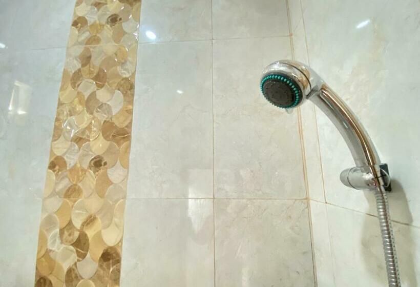 בית מלון כפרי Rumah Windy Guest House Bira