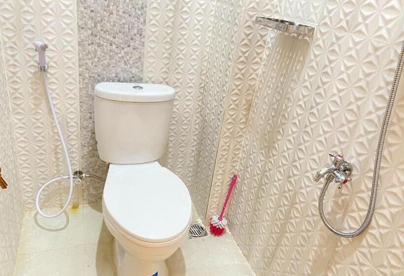 בית מלון כפרי Rumah Windy Guest House Bira