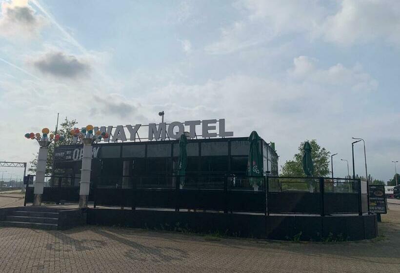 Hiway Motel