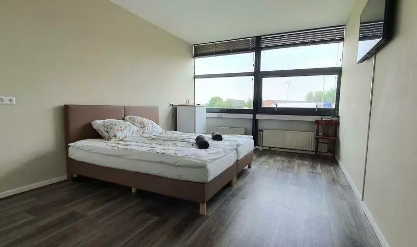 Hiway Motel