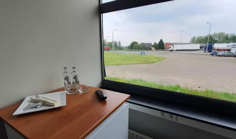 Hiway Motel