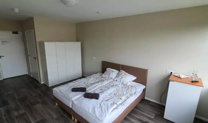 Hiway Motel