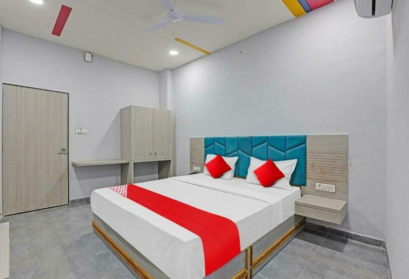 Hotel Oyo Flagship 81156 Lotus