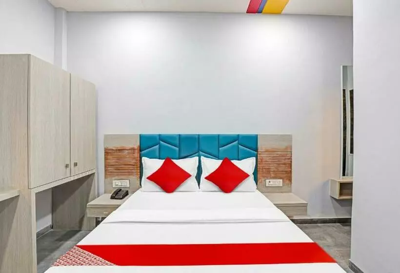 Hotelli Oyo Flagship 81156  Lotus