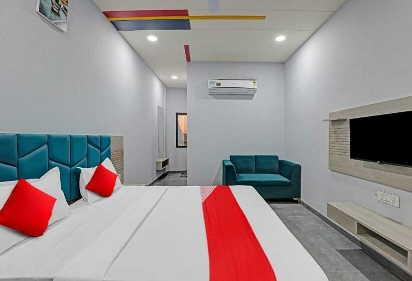 Hotel Oyo Flagship 81156 Lotus