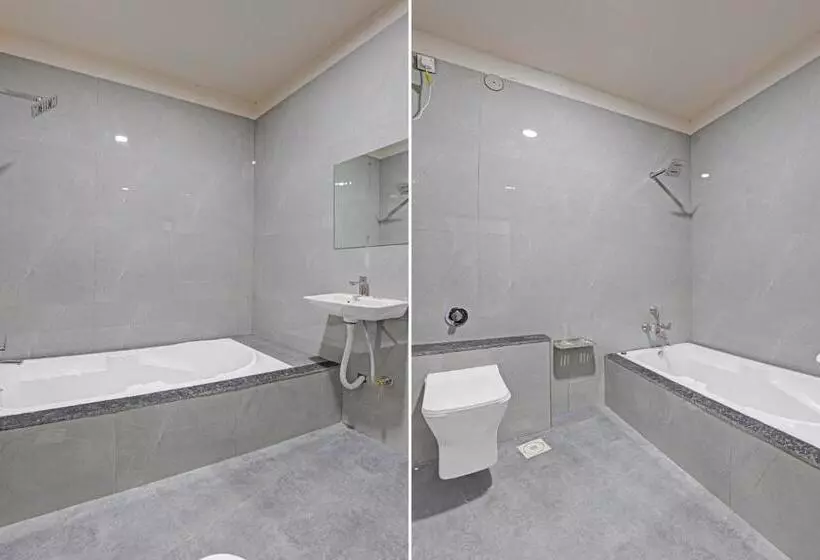 Hotelli Oyo Flagship 81156  Lotus