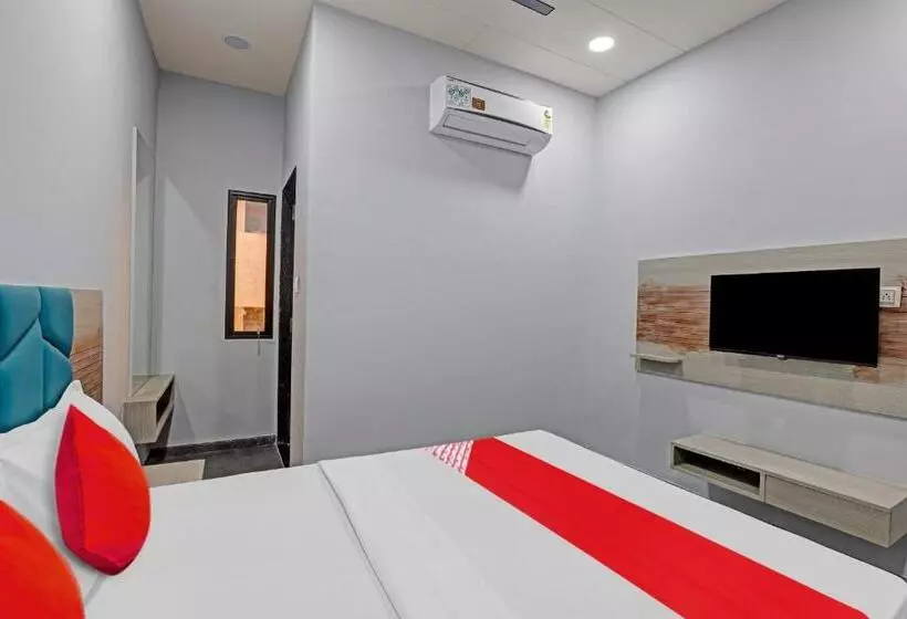 Hotelli Oyo Flagship 81156  Lotus