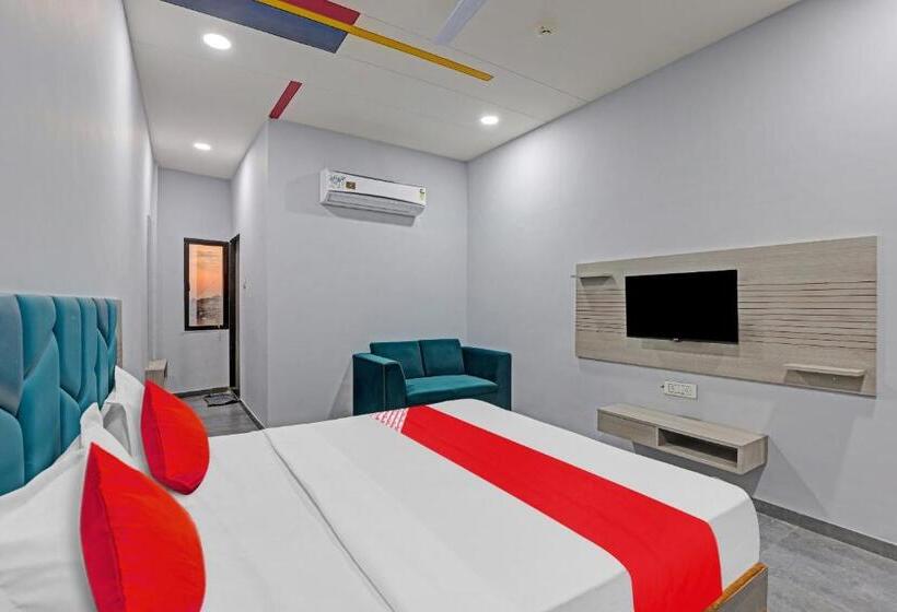 Hotel Oyo Flagship 81156 Lotus