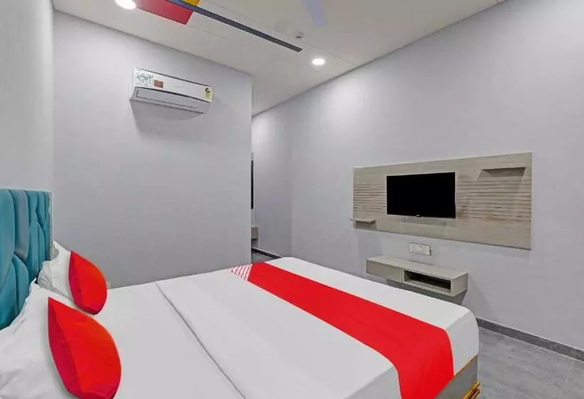 Hotelli Oyo Flagship 81156  Lotus