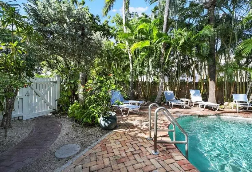 هتل Tranquillity Guest House