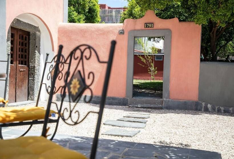 פנסיון Room In Bb   Palazzo Daquino   Large Double Room