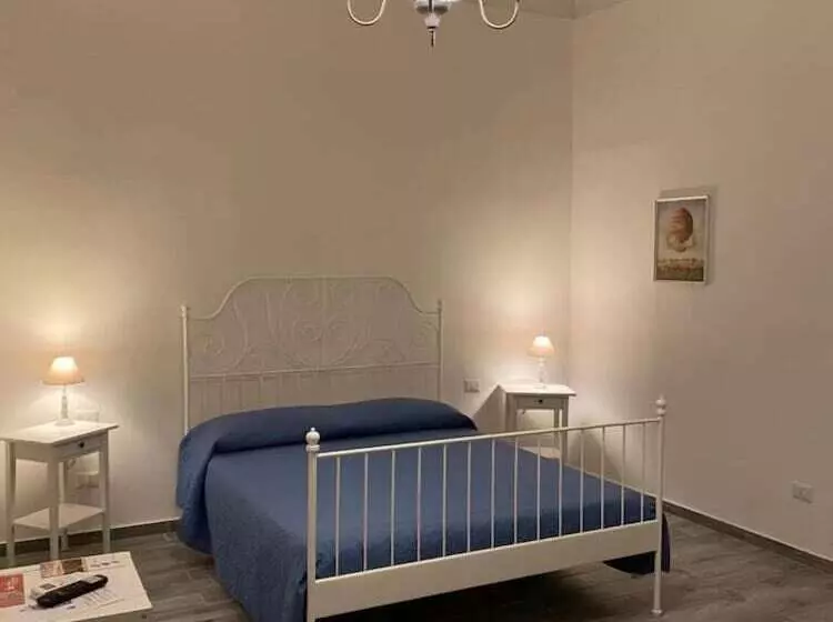 ペンション Room In Bb   Palazzo Daquino   Large Double Room