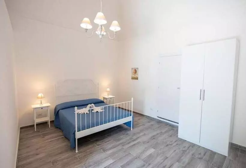 ペンション Room In Bb   Palazzo Daquino   Large Double Room