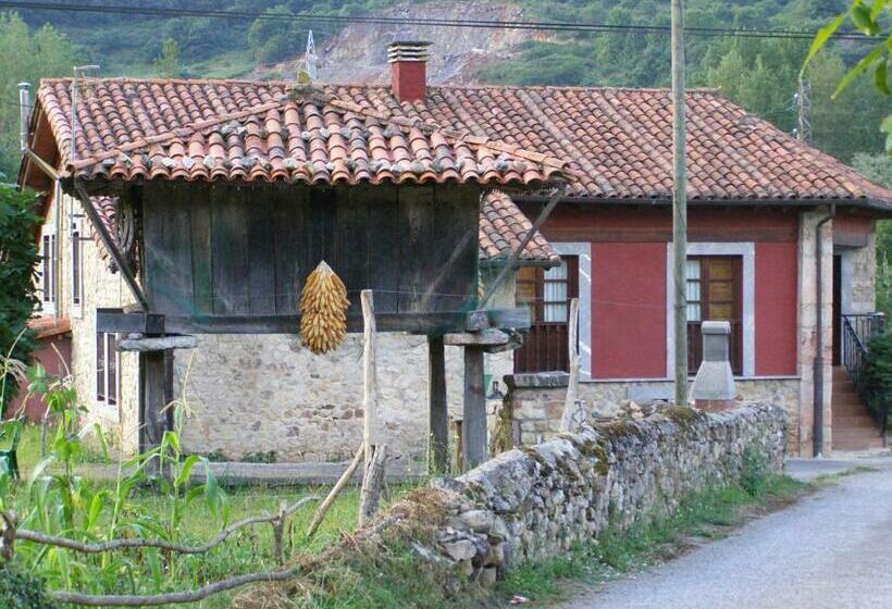 هاستل Casa Aldea Los Castaños