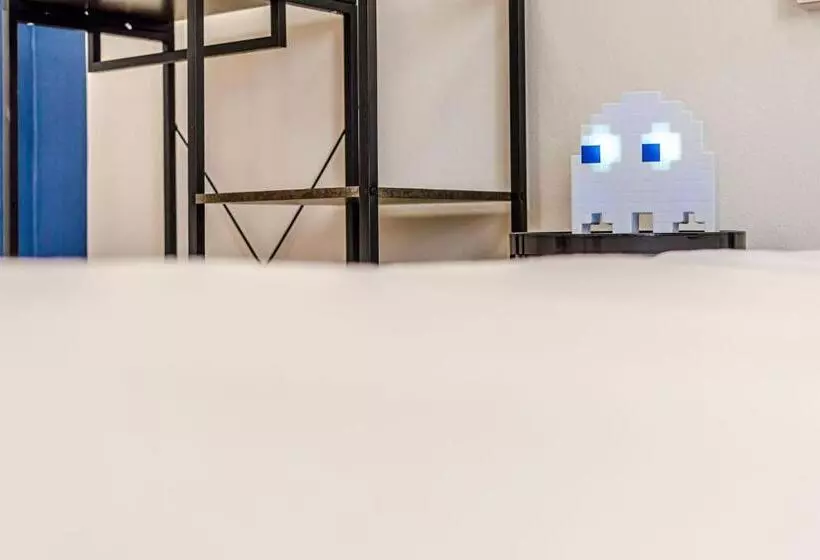 تختخواب و صبحانه Game Rooms Experience