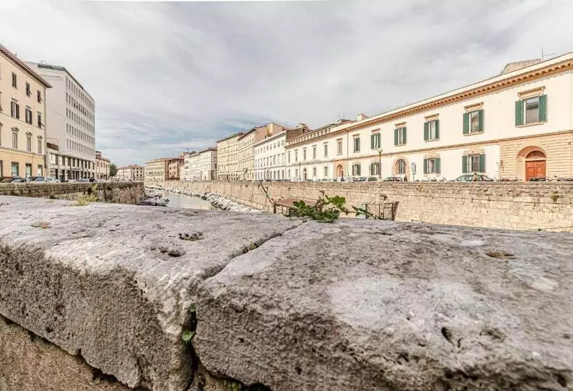 تختخواب و صبحانه Game Rooms Experience