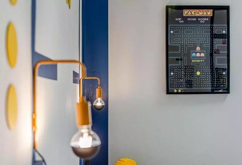 تختخواب و صبحانه Game Rooms Experience