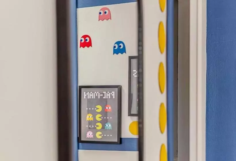 تختخواب و صبحانه Game Rooms Experience