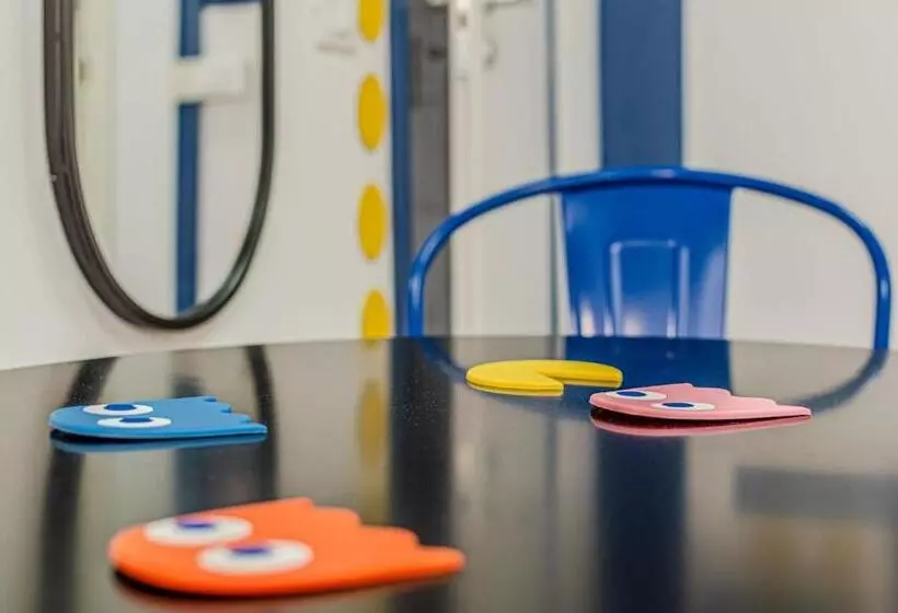 تختخواب و صبحانه Game Rooms Experience