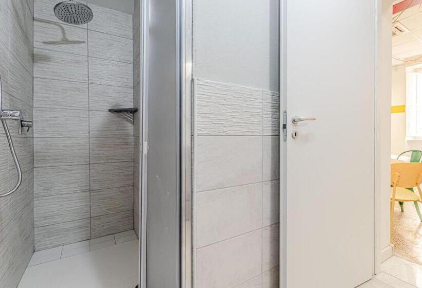 تختخواب و صبحانه Game Rooms Experience