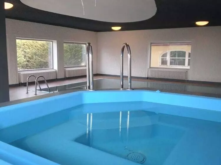 Hotelli Regina Del Bosco