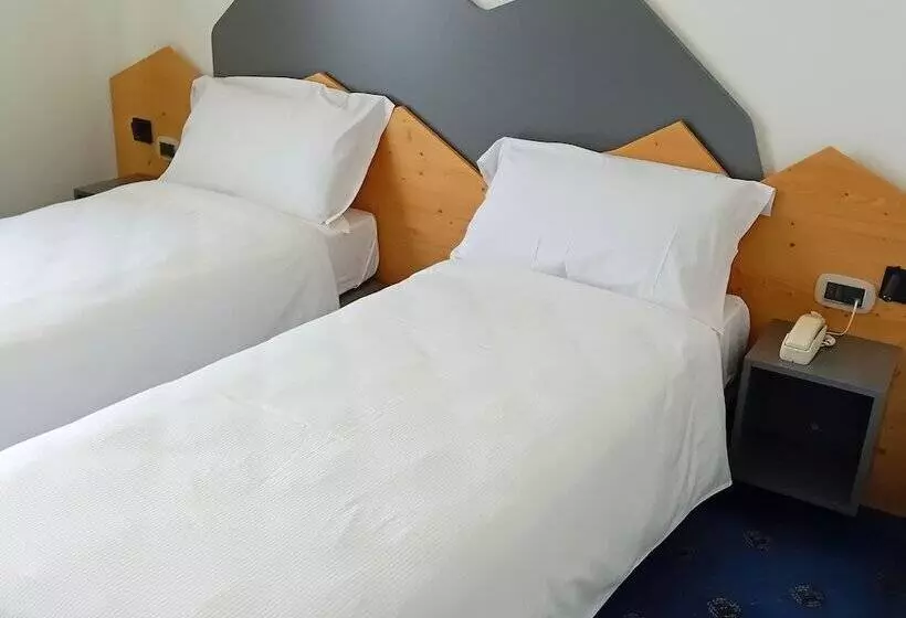 Hotelli Regina Del Bosco