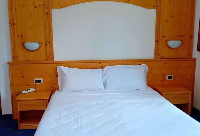 Hotelli Regina Del Bosco