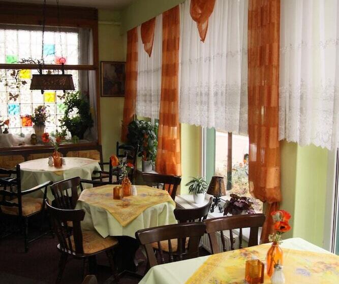 Haus Kehrwieder   Hotel Am Kur Café