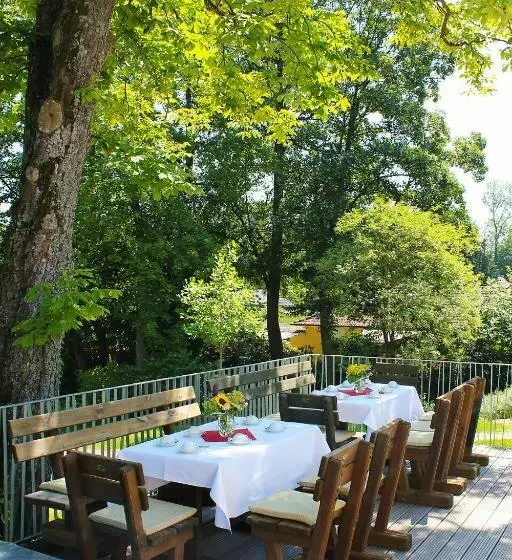 Hotelli Ammerseehäuser