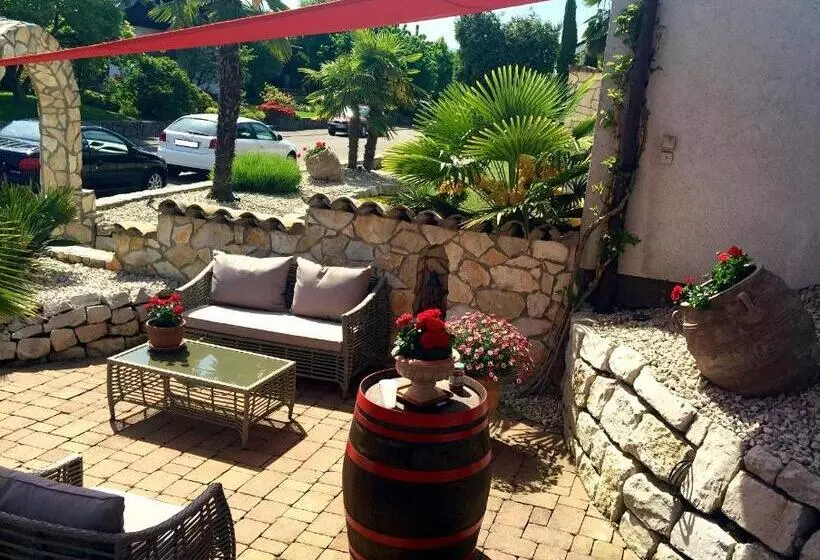 هتل Apartmenthaus Casa Palma