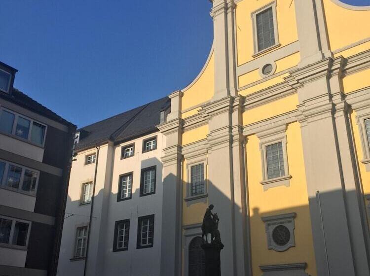 Отель Barcelona Bed & Breakfast