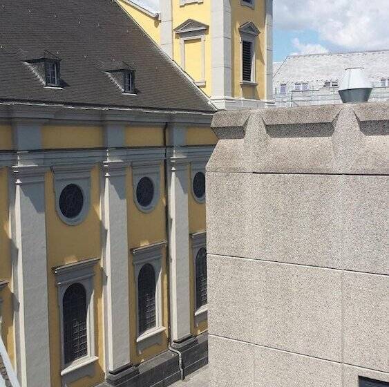 Отель Barcelona Bed & Breakfast