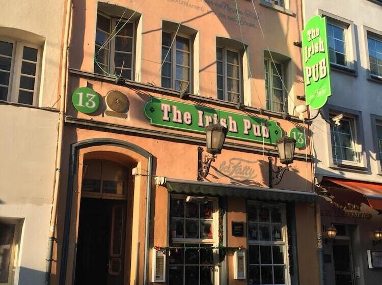 Отель Barcelona Bed & Breakfast